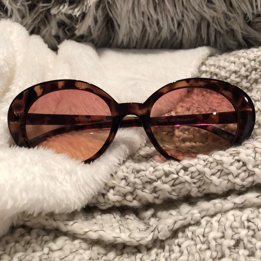 🆕 Oval Sunglasses